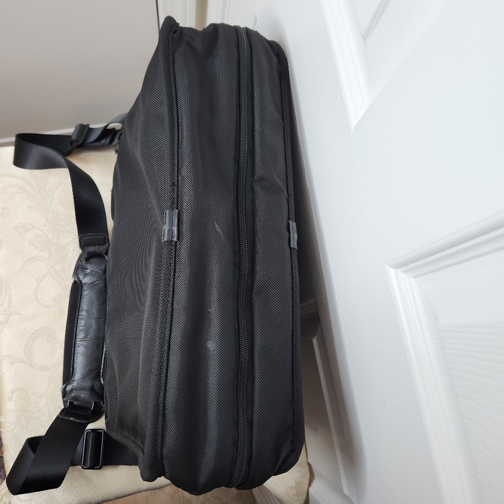 Tumi Expandable Briefcase Laptop Messenger Bag Black - Picture 14 of 16